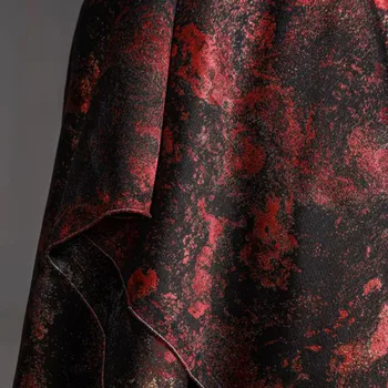 Хорошая светоотражающая жаккардовая ткань с позолотой Red Black Cloud Дизайнер одежды Ткань Материал для шитья Блейзер Hanfu в китайском стиле 