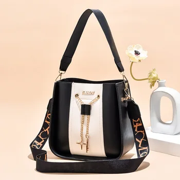 Сумка-мешок Новая маленькая свежая сумка через плечо Женские портативные универсальные сумки-мессенджеры Дизайнерская сумка 17